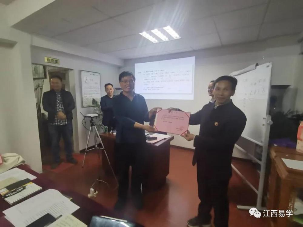 ABUIABACGAAggIPggwYompXk4QMwuAg4qgY!1000x1000.jpg